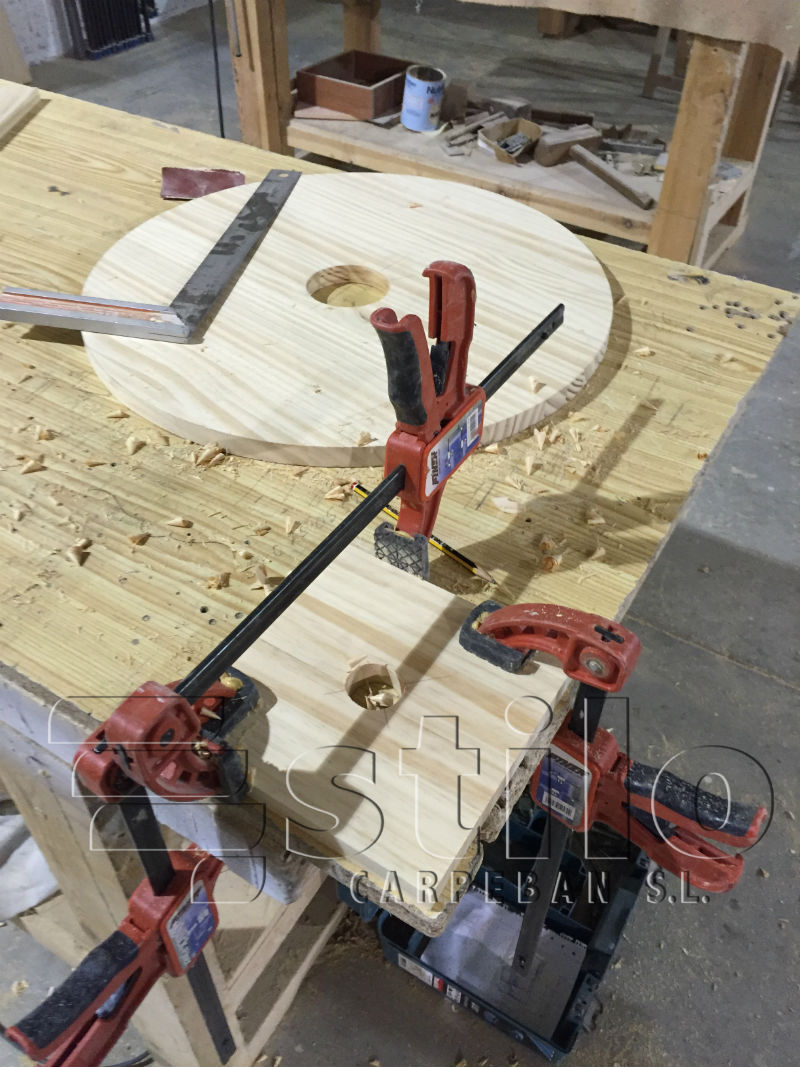 Finalizando la fabricacin de esta bicicleta de madera, solo falta barnizar. Carpintera Ebanistera Carpeban Stilo, en Salamanca.